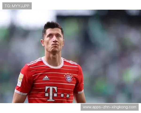 莱万连贯动作中完成重炮轰门,拜仁气势如虹 莱万连贯动作中完成重炮轰门,拜仁气势如虹